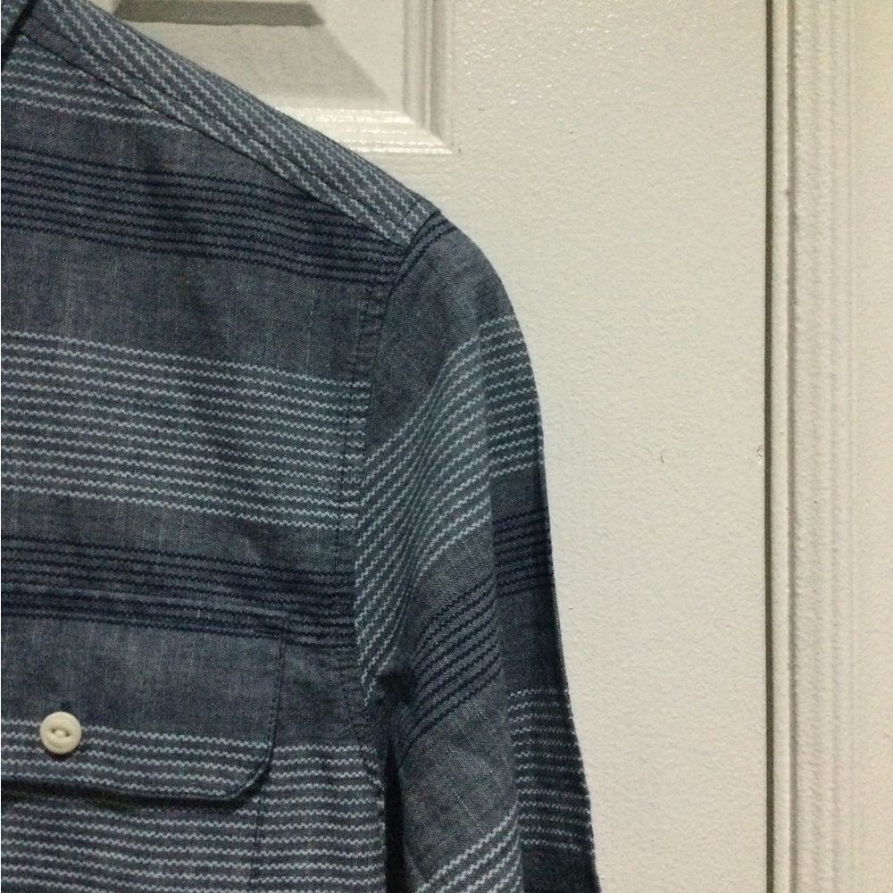 BNWT Old Navy Dobby Cotton Striped Button Down Shirt - Picture 4 of 6